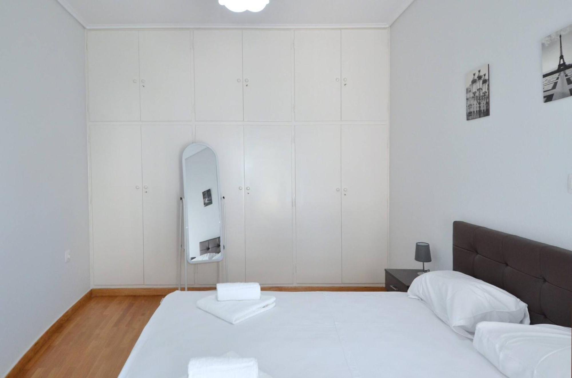 A Spacious Minimal Apatment At Chalandri เอเธนส์ ภายนอก รูปภาพ