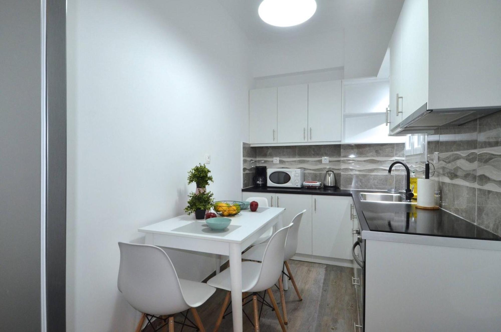 A Spacious Minimal Apatment At Chalandri เอเธนส์ ภายนอก รูปภาพ